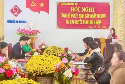 ​ CÔNG BỐ VÀ TRAO QUYẾT ĐỊNH SÁP NHẬP TRƯỜNG MẦM NON NINH HẢI VÀ TRƯỜNG MẦM NON NINH THẮNG ​